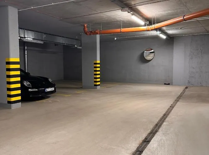 C71 - Metro Wilanowska - Free Underground Parking
