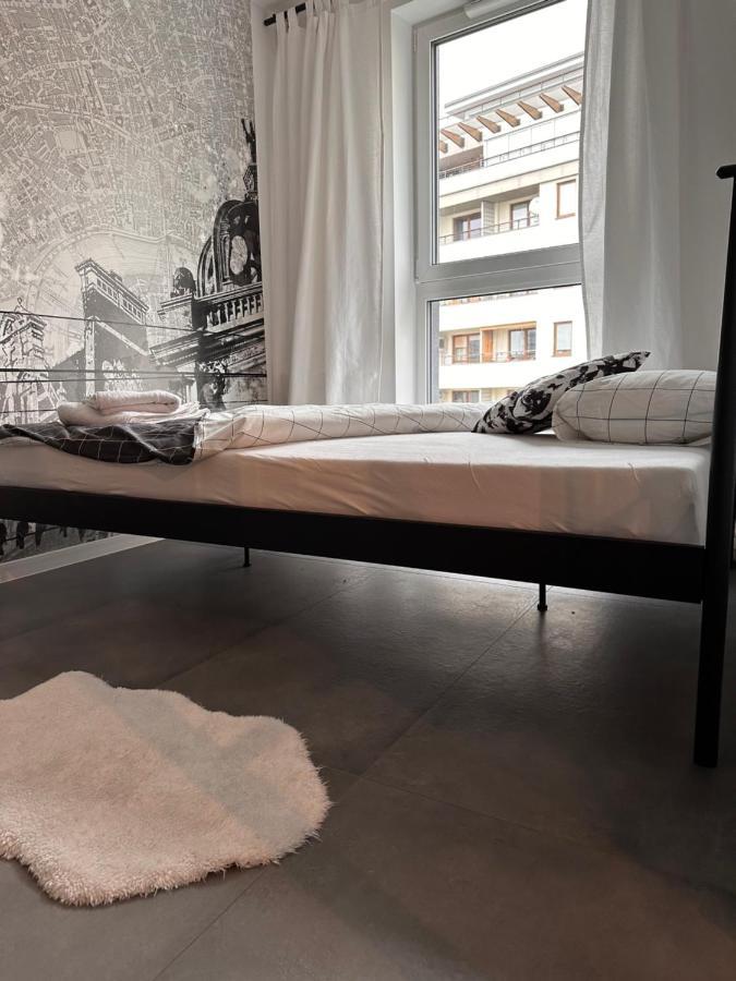 C71 - Metro Wilanowska - Free Underground Parking Apartment *