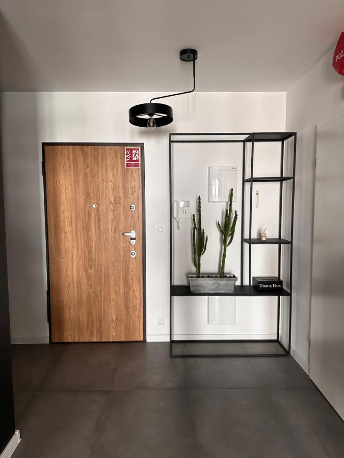 C71 - Metro Wilanowska - Free Underground Parking Apartment