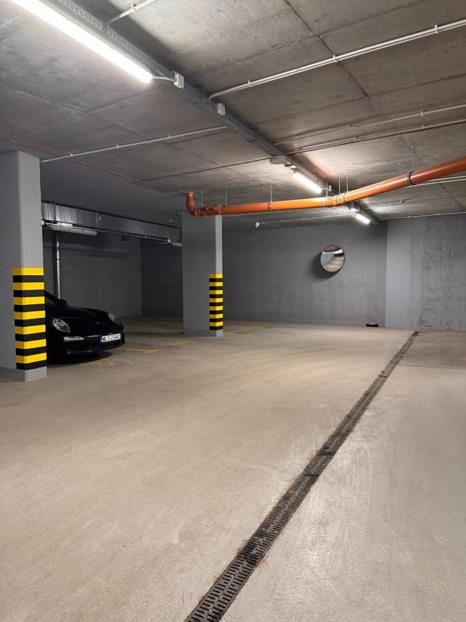 C71 - Metro Wilanowska - Free Underground Parking Warsaw